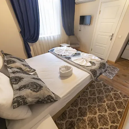 Taksim Pandor * Provincia di Istanbul